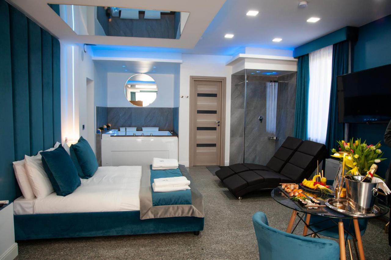 Hotel Ibisco Suites & Relax Поцуоли Екстериор снимка