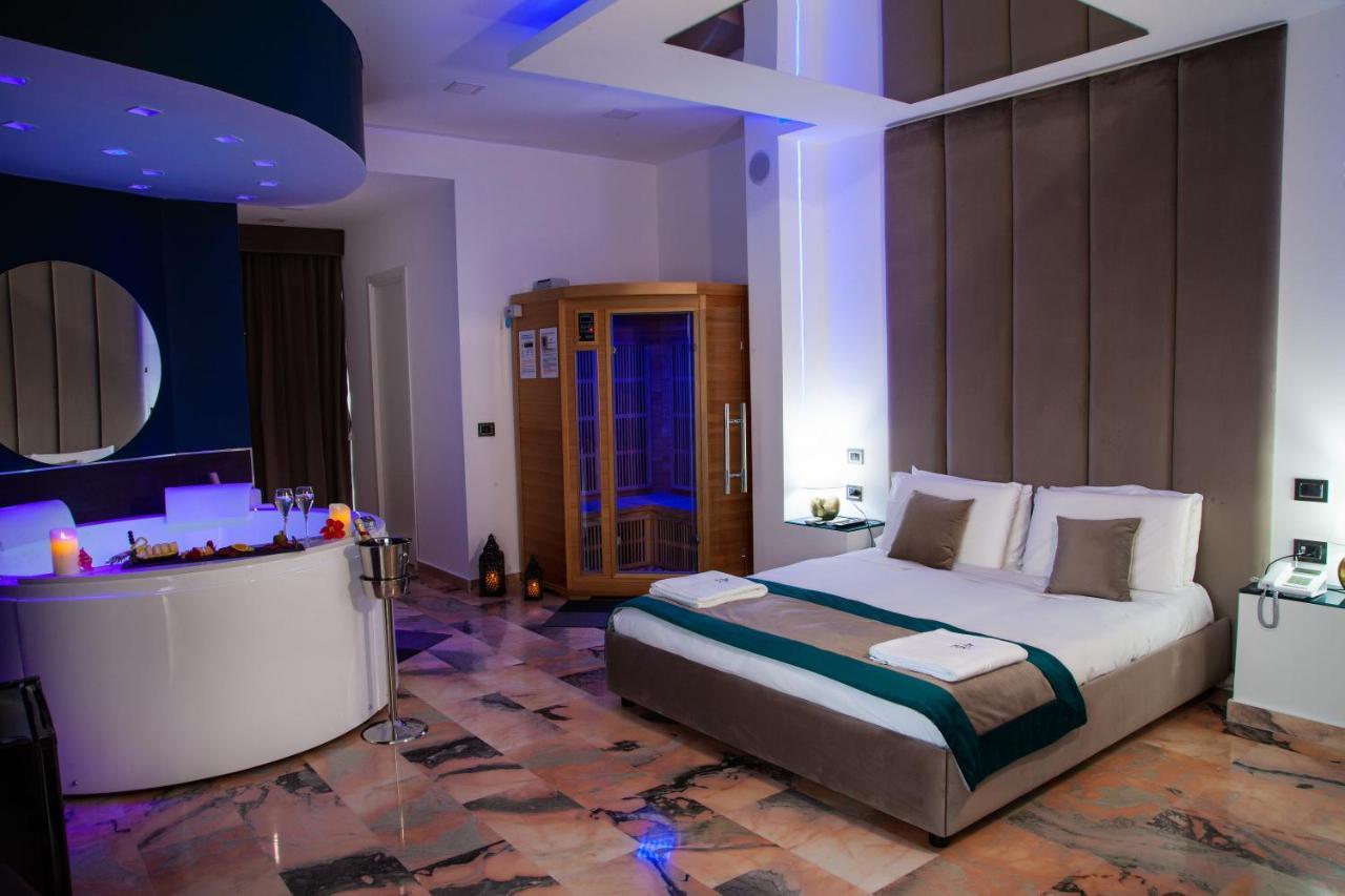 Hotel Ibisco Suites & Relax Поцуоли Екстериор снимка