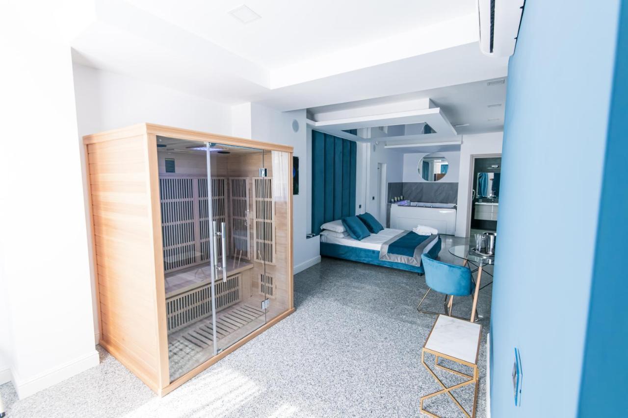 Hotel Ibisco Suites & Relax Поцуоли Екстериор снимка