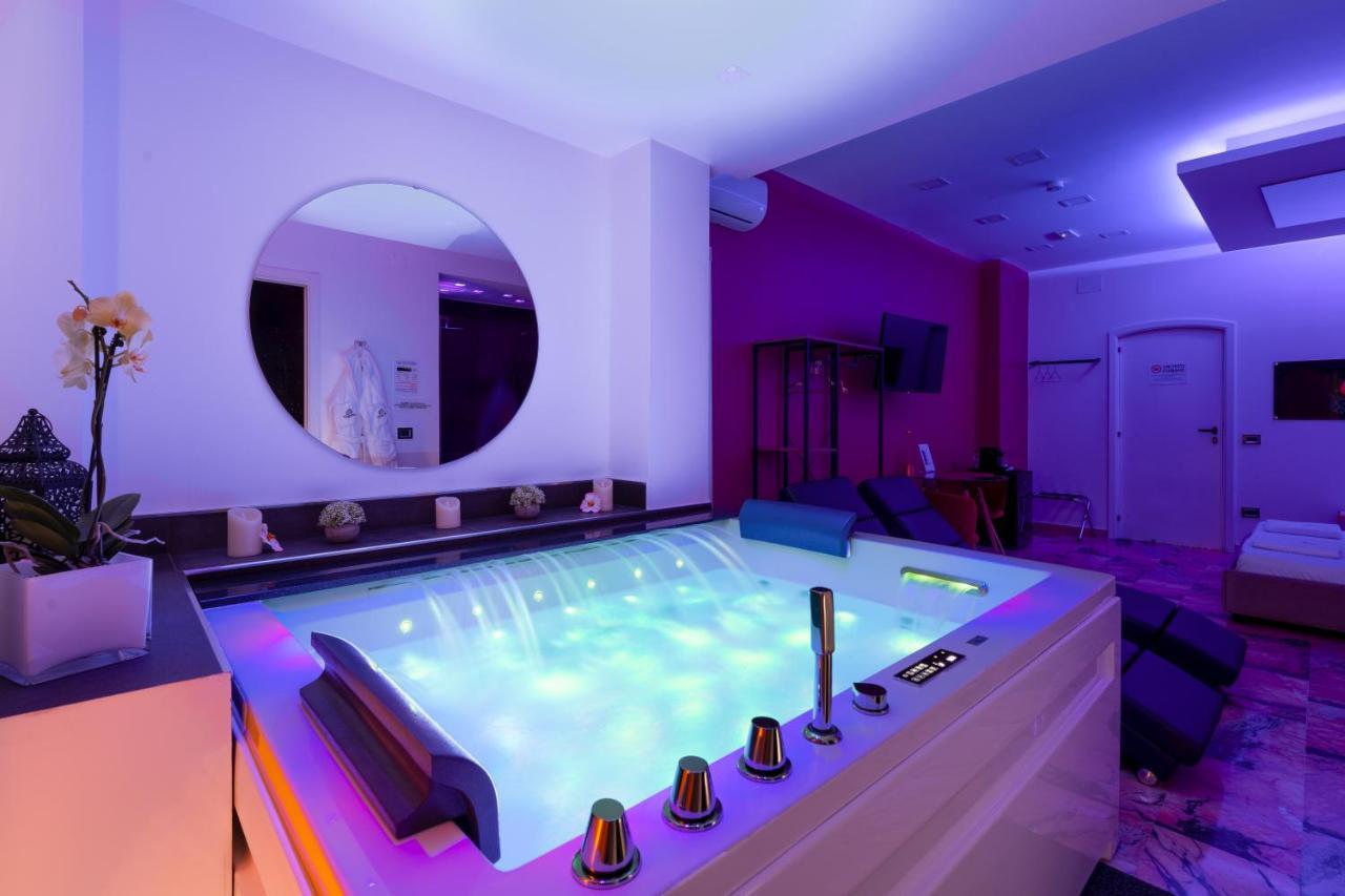 Hotel Ibisco Suites & Relax Поцуоли Екстериор снимка
