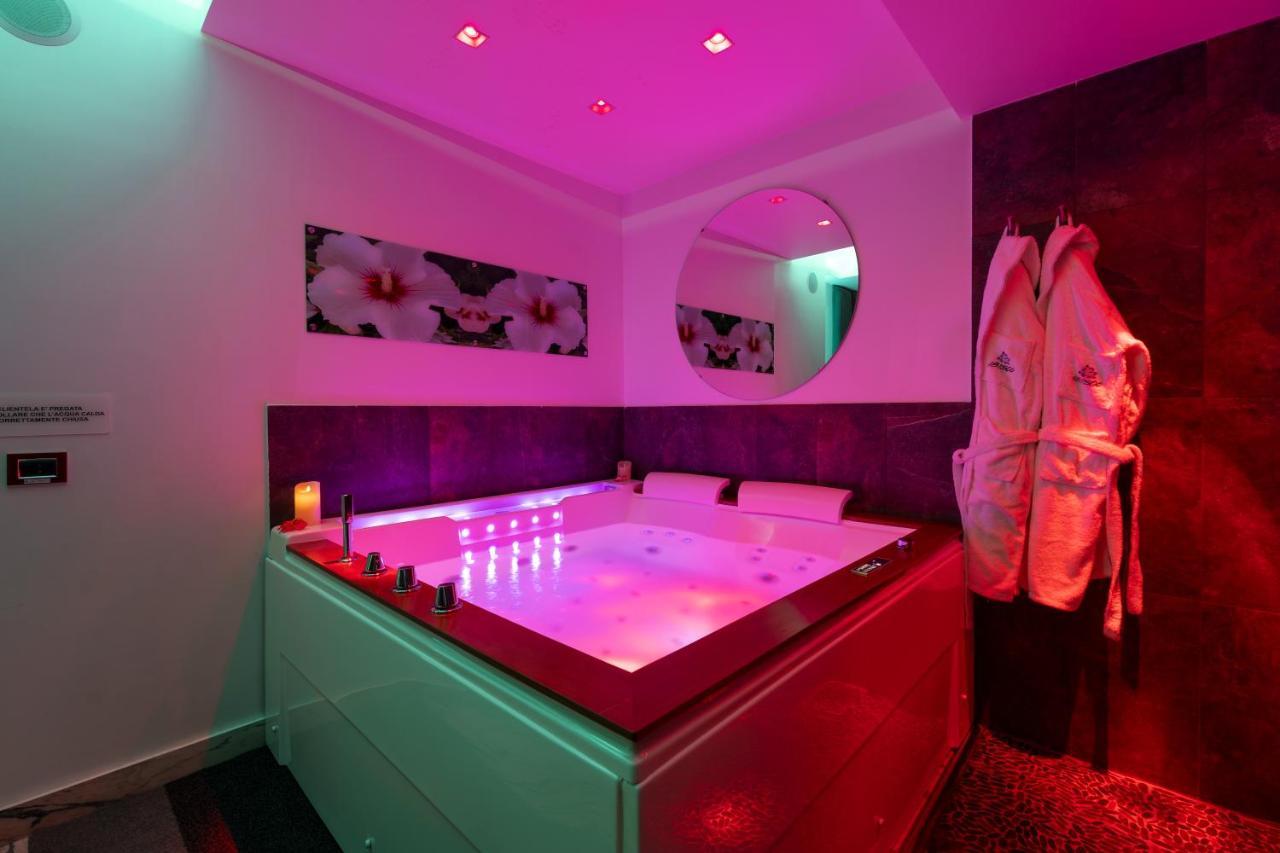 Hotel Ibisco Suites & Relax Поцуоли Екстериор снимка